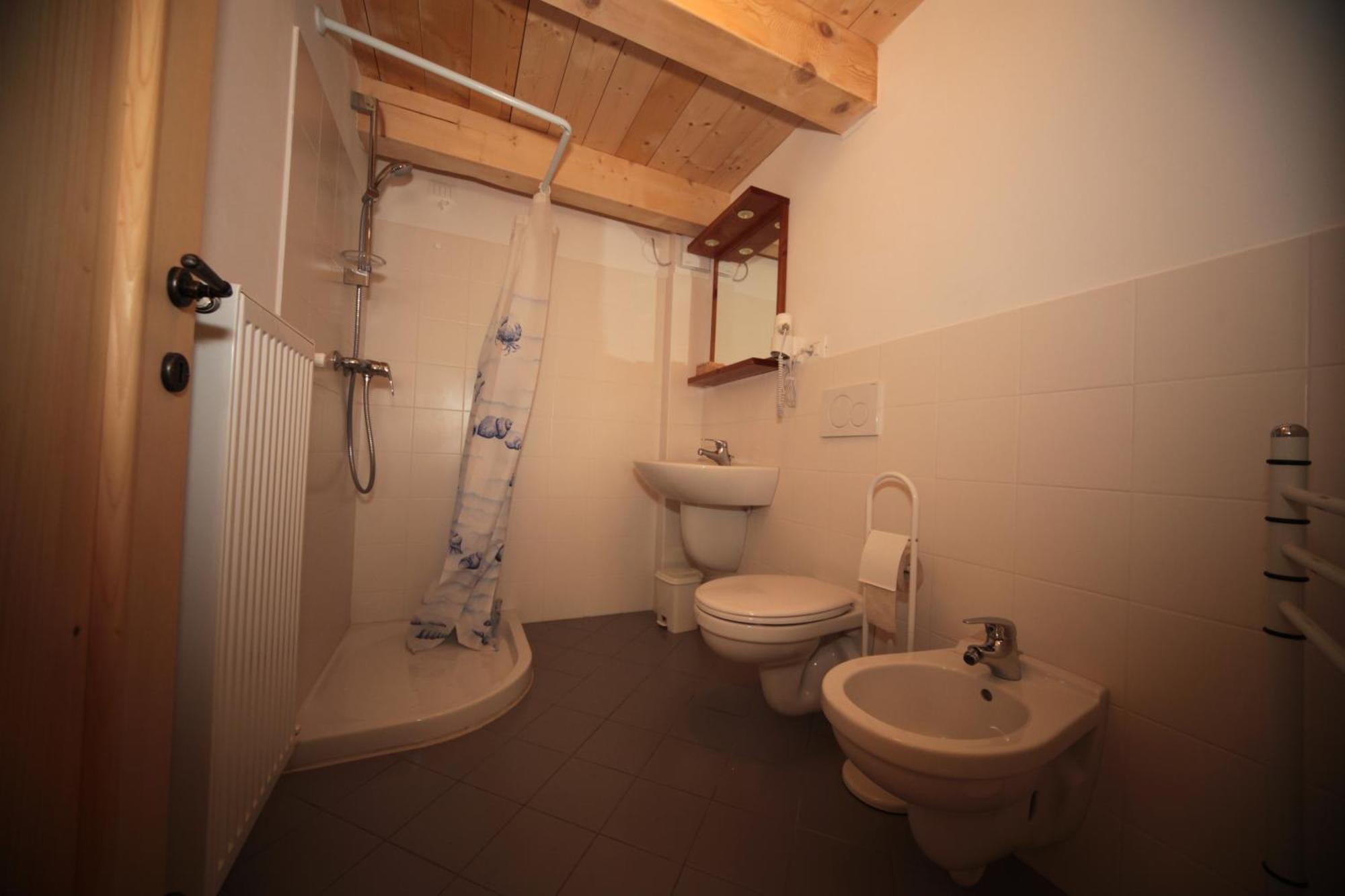 Albergo Diffuso Valcellina E Val Vajont In Erto Habitación foto